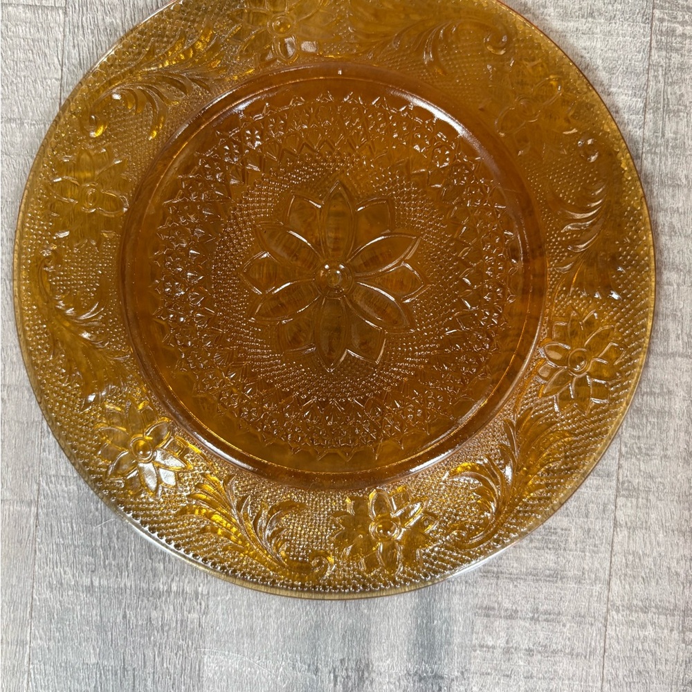 Indian Glass Co. Daisy Pattern 1940’s Amber Glass 9 1/2 Inch Plate